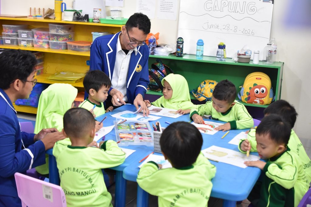 Proyek Sosial PKN STAN di RA Baitul Maal Hadirkan Pembelajaran Edukatif untuk Anak